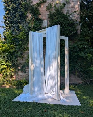 mobile (struttura) in legno bianco per matrimonio
