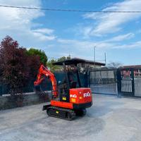 E136 Mini escavatore 13 q.li Fai 212
