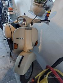 Vespa p200e