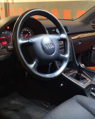 AUDI A4 2ª serie - 2004