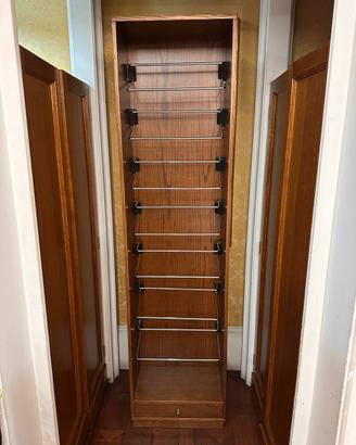 Scarpiera in legno elegante