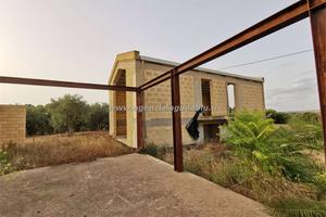 2 Strutture indipendenti di 170mq cad con giardino