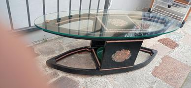 Antico prete scaldaletto trasformato in tavolino