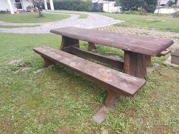 Tavolo da giardino in legno massello  da restaurar