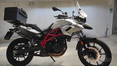 moto BMW F700 GS bianca 