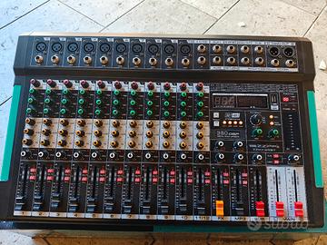 Mixer audio professionale