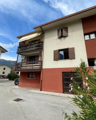 SPAZIOSO E LUMINOSO APPARTAMENTO TRICAMERE CON ...