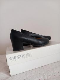 Scarpe nere decollete