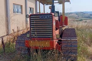 Trattore fiat 120 a cingoli + aratro + seminatrice