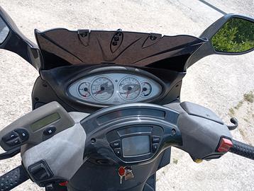 Piaggio x9 500