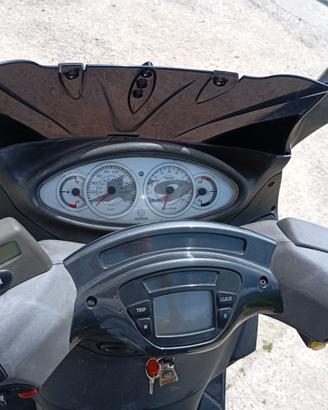 Piaggio x9 500