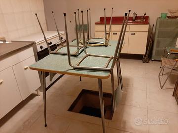 Tavolo da cucina e 6 sedie - E60