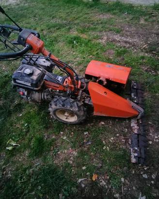 Motocoltivatore Goldoni con fresa e falciatrice