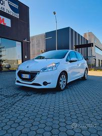 Peugeot 208 1.4 HDi 68 CV 5 porte Allure