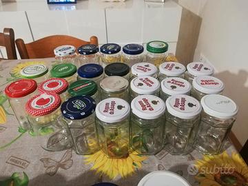 Lotto di 51 vasetti per marmellate/conserve