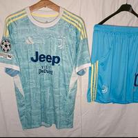 secondo kit Juventus 