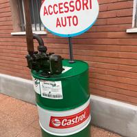 Pompa da travaso con fusto castrol vintage