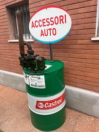 Pompa da travaso con fusto castrol vintage