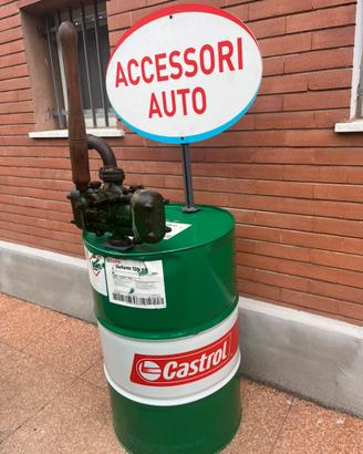 Pompa da travaso con fusto castrol vintage