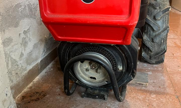 Motocoltivatore , con fresa e assolcatore