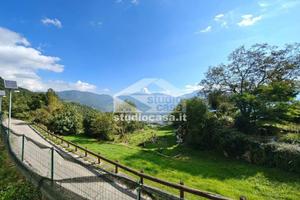 PATONE DI ISERA: TERRENO CON TETTOIA