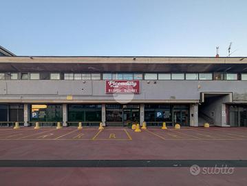 NEGOZIO A CASTIGLIONE DELLE STIVIERE