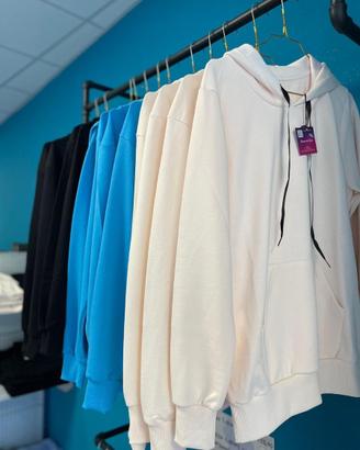 Stock accessori e abbigliamento