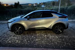TOYOTA CH-R Plug in (come nuova) 03/2025