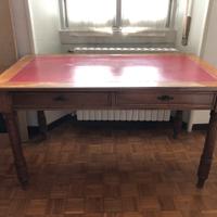 Scrivania antica in legno massello