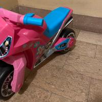 Moto giocattolo bambina