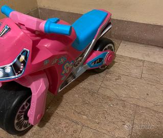 Moto giocattolo bambina