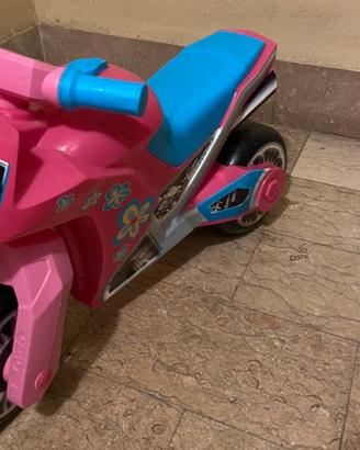 Moto giocattolo bambina