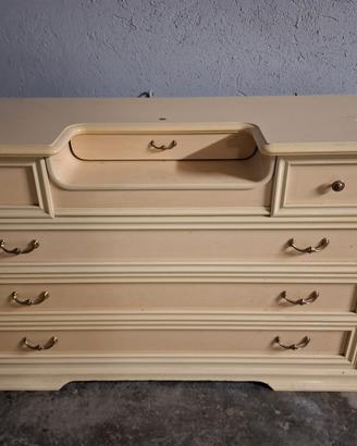Comò in legno color champagne