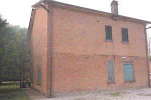 Immobile in asta di 556 m² con 5 locali a Jolanda 