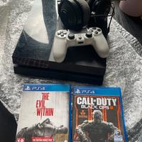 Playstation 4 + controller + cuffie + 2 giochi