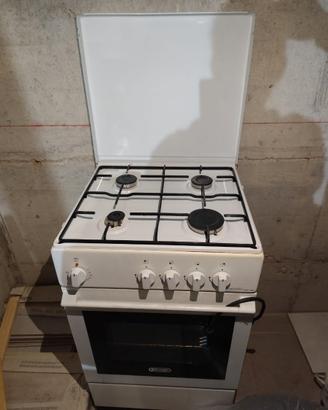Cucina con forno elettrico