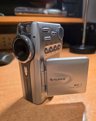 Fotocamera digitale vintage Fuji MV-1