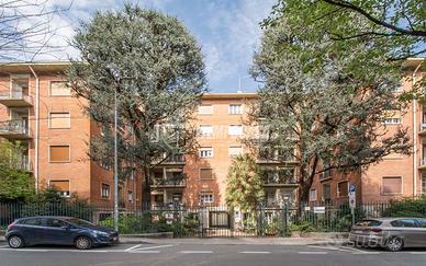 Ampio 88mq in Centro: Potenzialità Trilocale e Pia