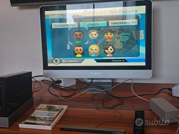 Nintendo Wii Family Edition + Gioco Wii Sports