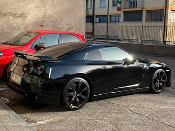 Nissan gt-r r35