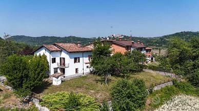 Rustico Panoramico nelle Langhe con Ampio Giardino