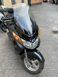 Suzuki Burgman AN 400