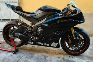 Yamaha R6 uso pista 