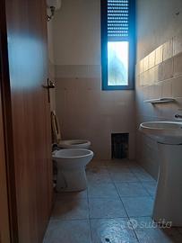 Locale commerciale zona centrale Santa Giusta