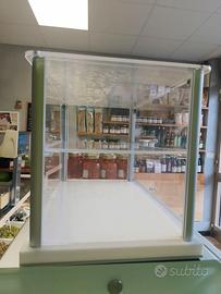 VETRINA DI PLEXIGLASS