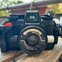 Fotocamera subacquea Nikon + Flash Marine32 Sunpak