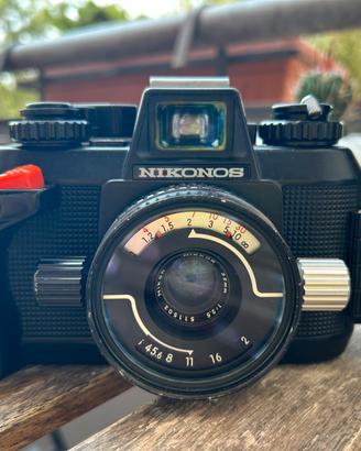 Fotocamera subacquea Nikon + Flash Marine32 Sunpak