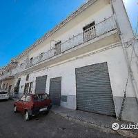 Stabile semi indipendente rustico a Faggiano