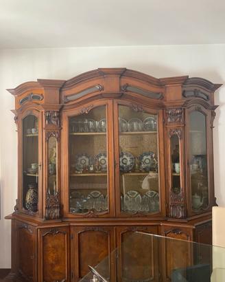 Credenza antica