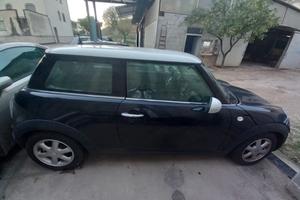 mini Cooper 1600 benzina